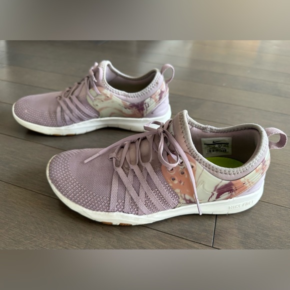 Nike Shoes - Nike Free Trainer, size 7.5, lavender